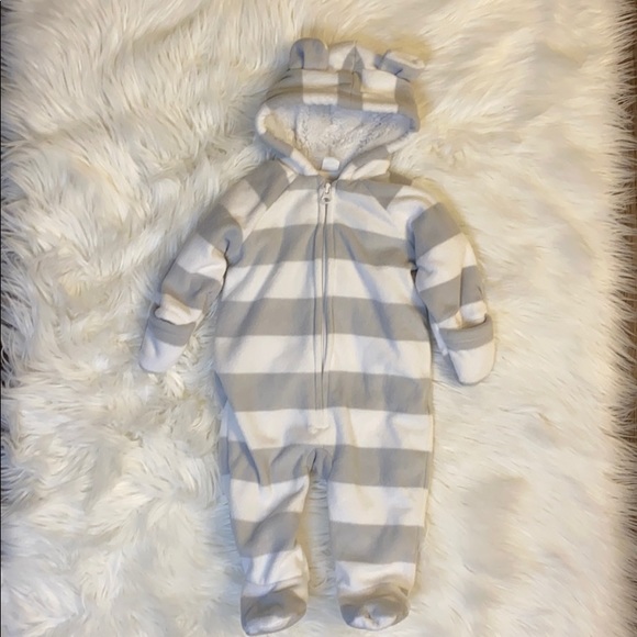 Old Navy baby baby bunting suit - size 3-6 months